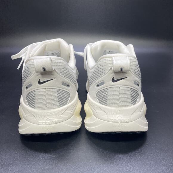 NOB Nike ZoomX Vomero 18 Mens US 10 Running Shoe Wht/Blk Coconut Milk HM6803-101 main image 5